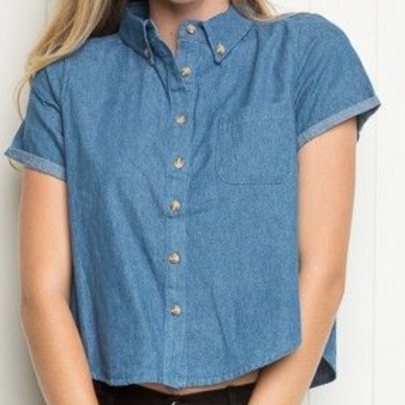Brandy Melville Short Sleeve Button-Up Shirt - Picture 1 of 4